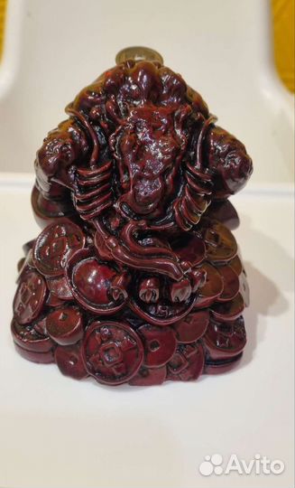 Денежная жаба с монетой фен-шуй