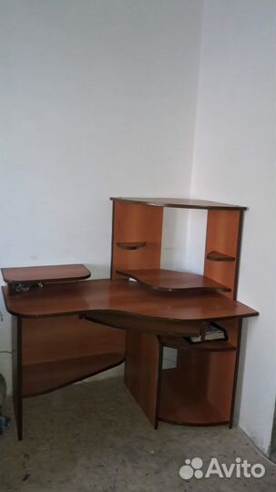 Продается компьютерный стол