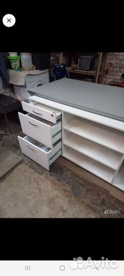 Рабочий стол с выкатной системой