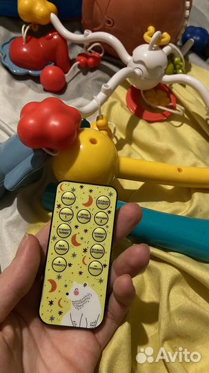 Мобиль музыкальная карусель с пультом в кроватку