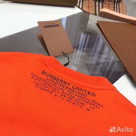 Футболка Burberry Orange Shark Graphic T-Shirt