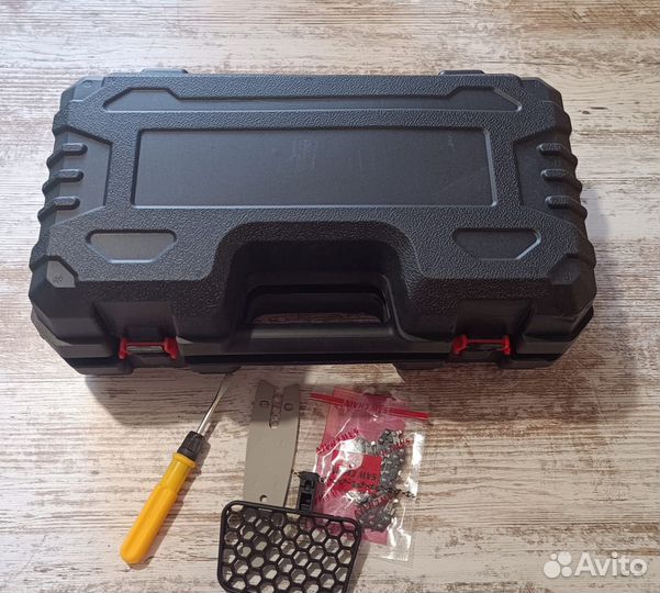 Аккумуляторная мини цепная пила в кейсе