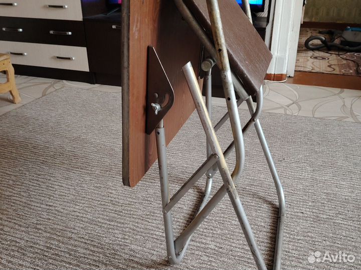 Продам стол парта