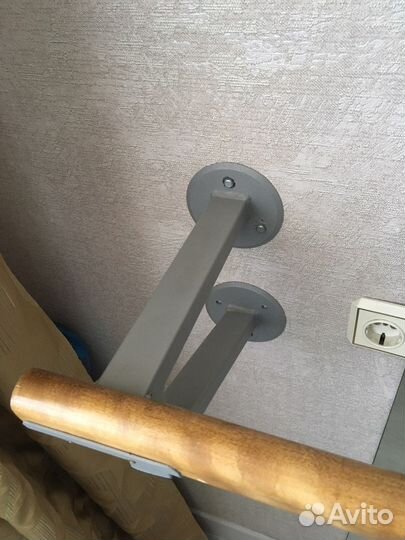 Зеркало и балетный станок