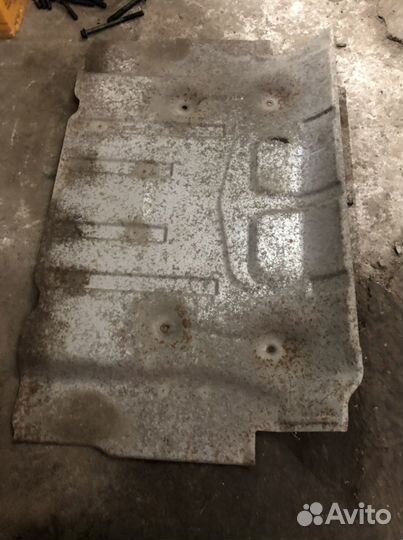 Экран тепловой глушителя Мазда CX7