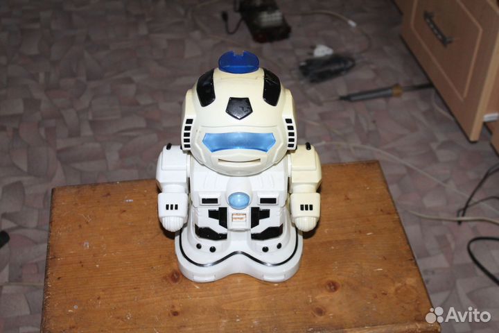 Игрушка робот