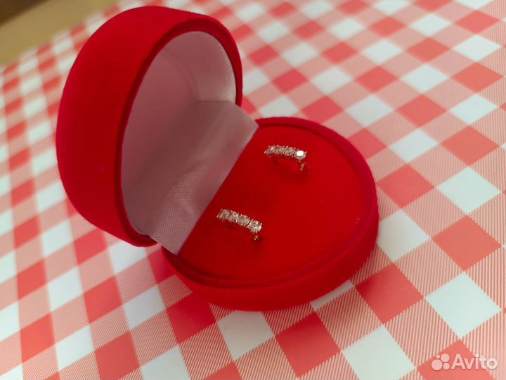 Золотые серьги