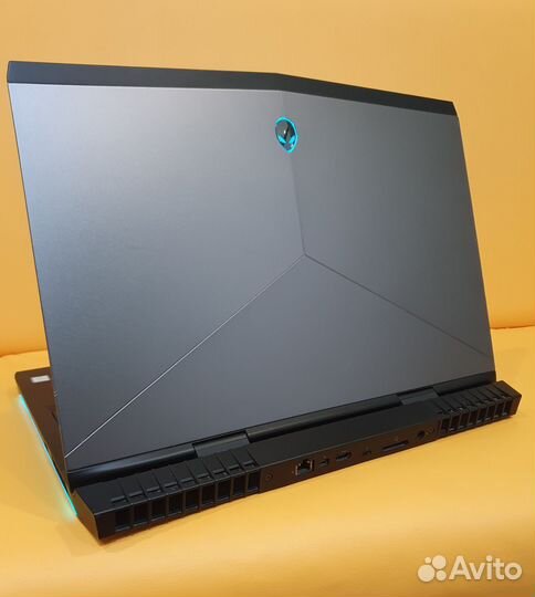 Alienware 17 r4 топовый i7/32gb/video 8gb/17.3