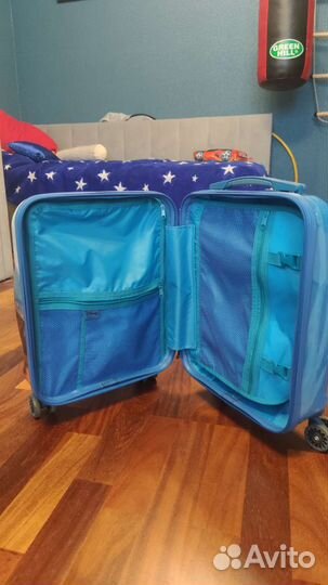 Детский чемодан на колесиках