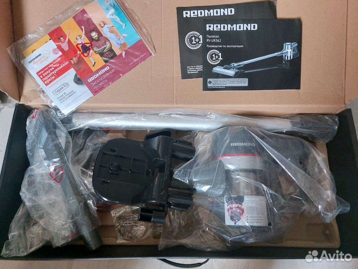 Пылесос ручной (handstick) Redmond RV-UR362