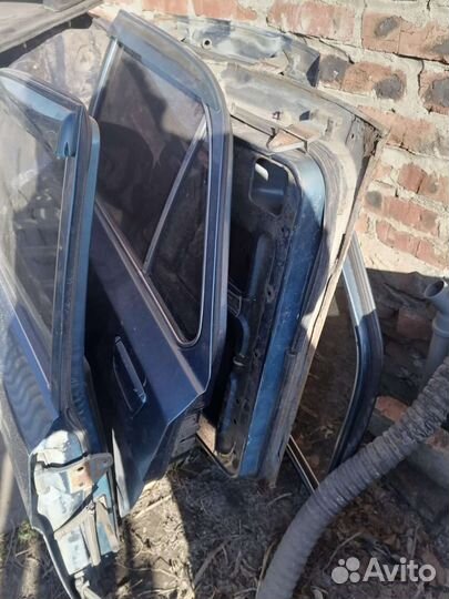 Двери волга 31105