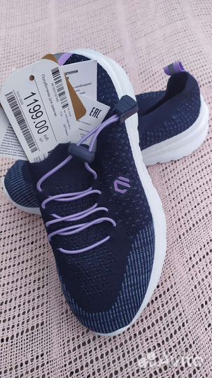 Кроссовки для девочки