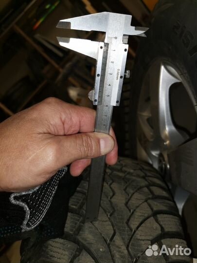 Pirelli Formula Ice 215/65 R16