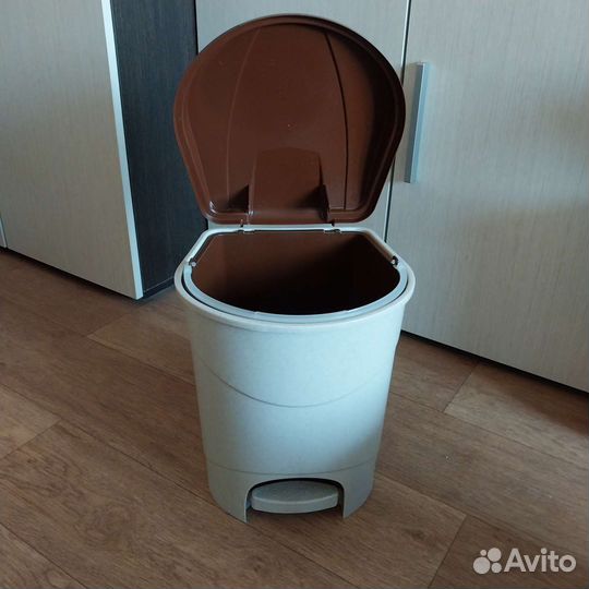 Ведро для мусора с педалью Idea, Артлайн