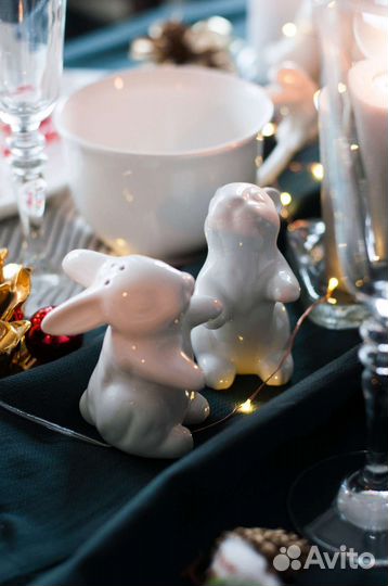 Посуда с кроликами