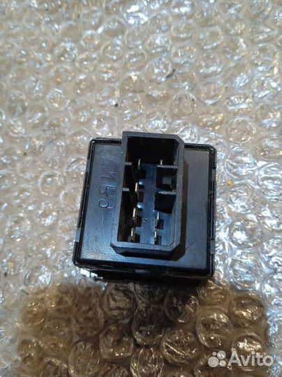 Блок управления зеркалами Kia Sportage 1 2.0 16v L