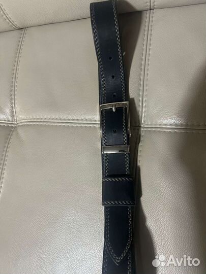 Мужской кожаный ремень черный