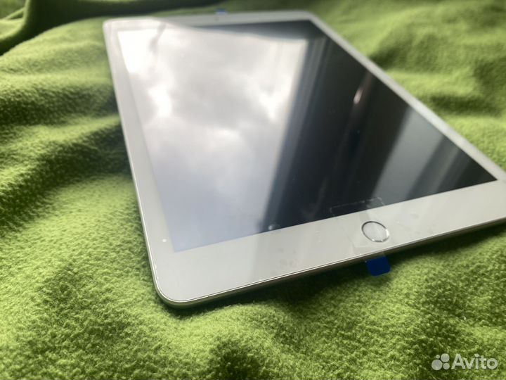 Планшет Apple iPad 7 2020