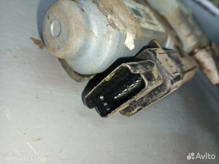 Стеклоподьемник передний правый Renault Megane K4M