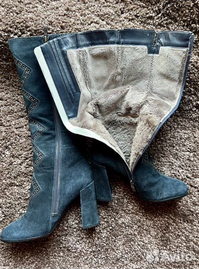 Продам зимние женские сапоги