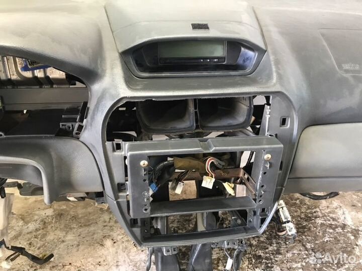 Торпедо Mitsubishi Space Wagon минивен 2 2000