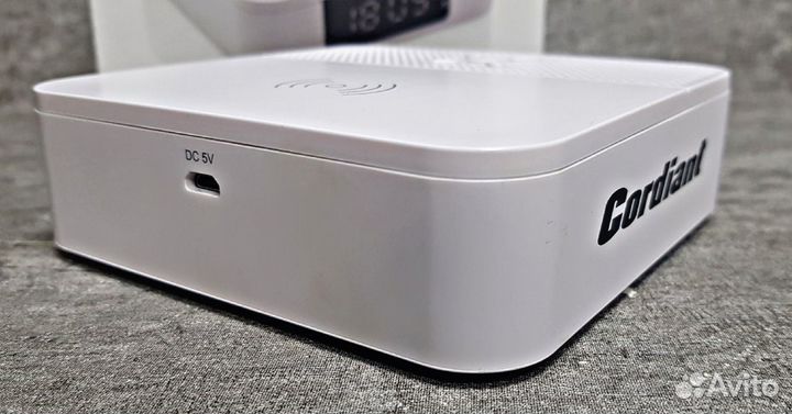 Док-станция Колонка Wireless Charginig