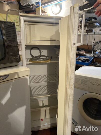 Холодильники, стиральная машина, телевизор