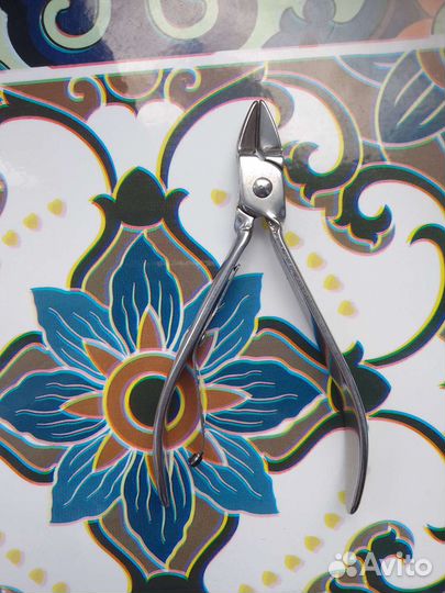 Щипчики маникюрные