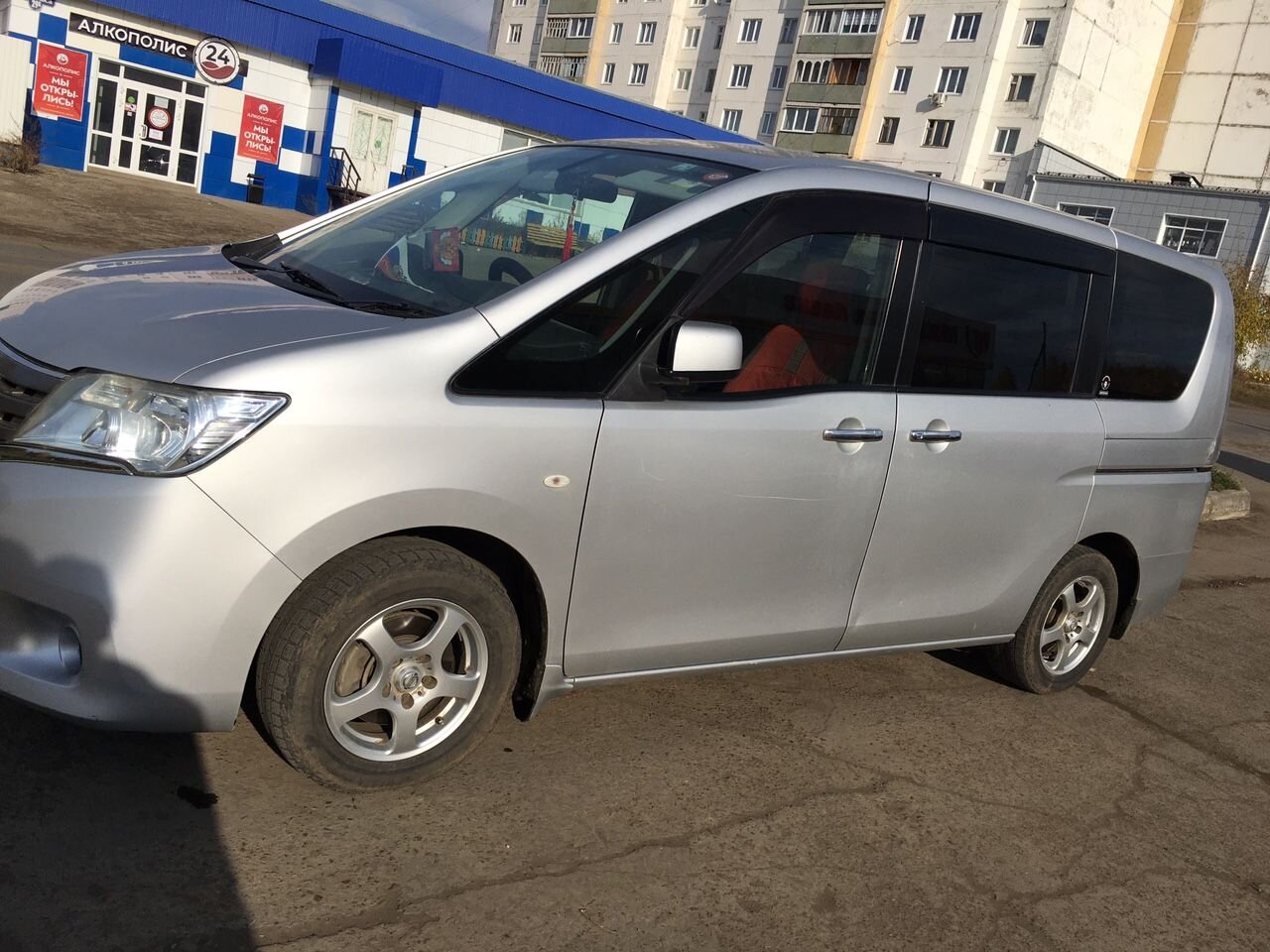 Nissan Serena: фото владельца
