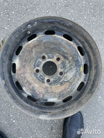 Штампованный диск r 15