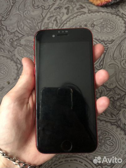 Телефон iPhone 8