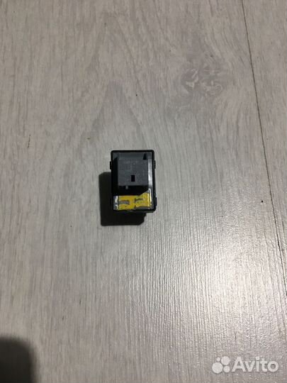 Кнопка стеклоподъемника audi A4 b8