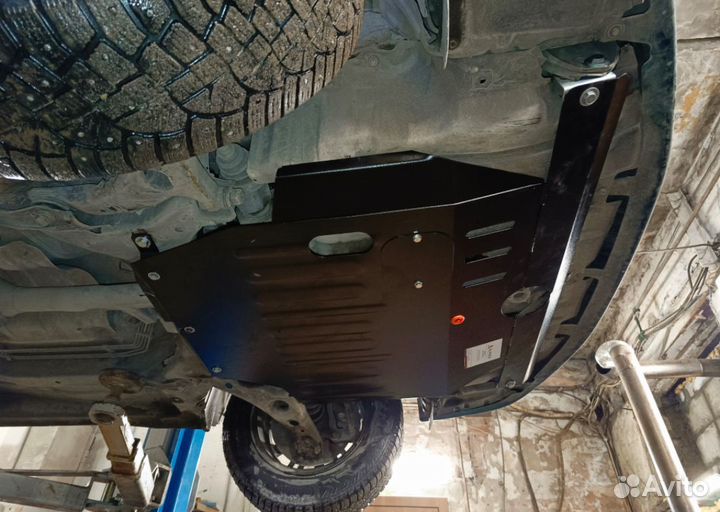 Toyota Ipsum'96-01. Защита двигателя