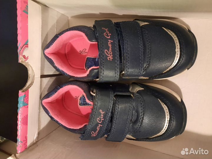 Кроссовки для девочки