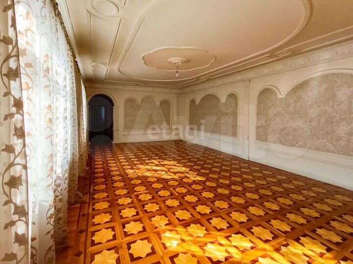 Дом 423,3 м² на участке 5 сот.