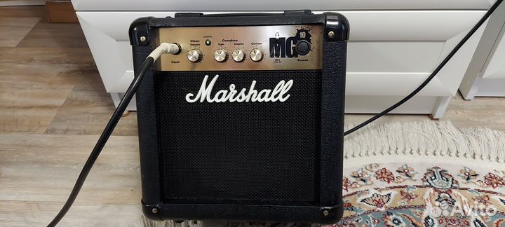 Комбоусилитель Marshall mg10cf