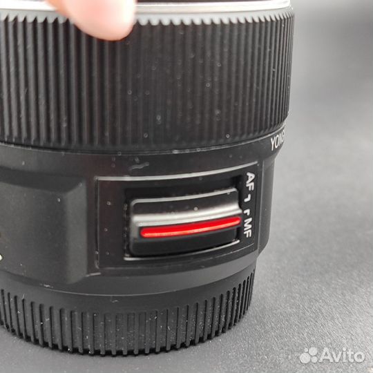 Объектив Yongnuo 42.5mm f/1.7