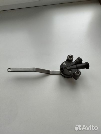 Регулятор положения кузова(уровня пола кабины)