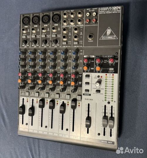 Микшерный пульт behringer Xenyx1204