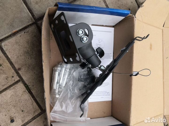 Потолочный кронштейн для видеопроекторов