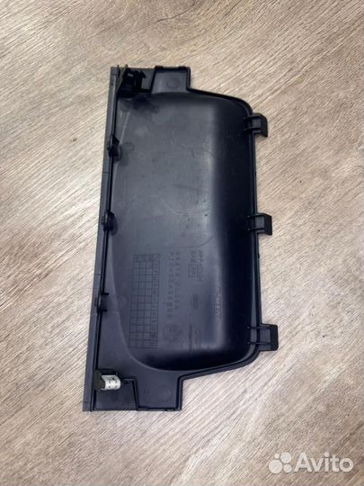 Накладка консоли Nissan Tiida хэтчбек HR16DE 2008