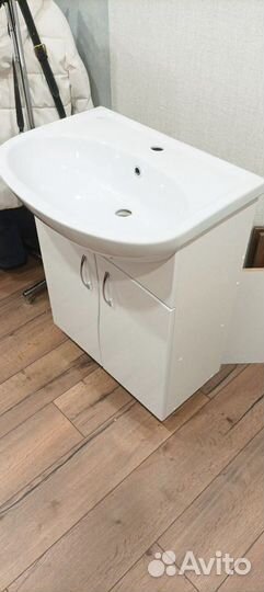 Раковина с тумбой