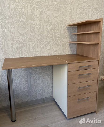 Маникюрный стол складной