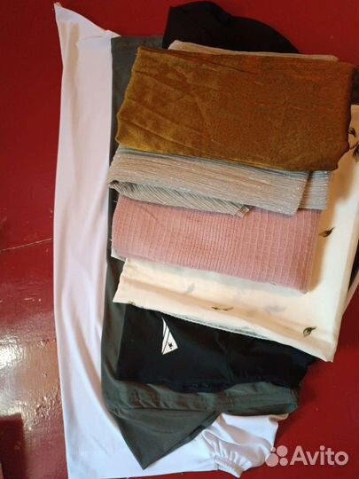 Хиджаби и шарфы