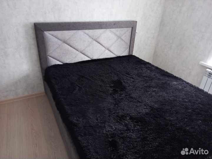 Кровать,тумбы