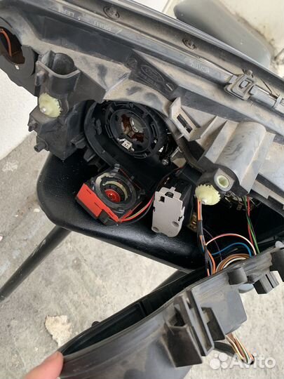 Левая фара Ford mondeo 3 ксенон оригинал