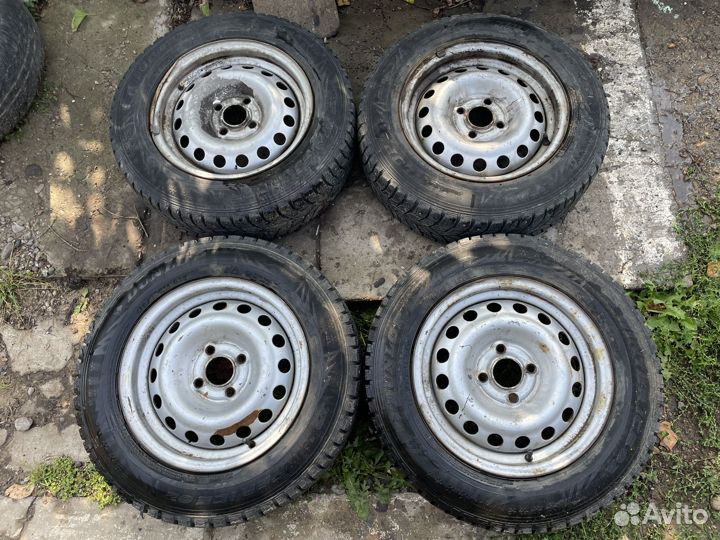 R14 Dunlop SP Winter Ice 02 175/70, PCD 4x100 DIA 57.1