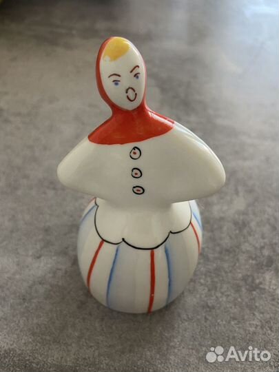 Форфоровая статуэтка «Певунья»