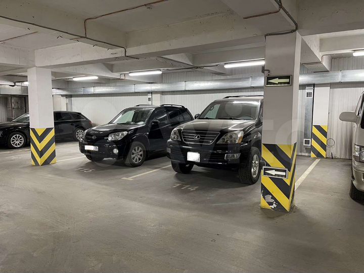 Машиноместо, 20 м²