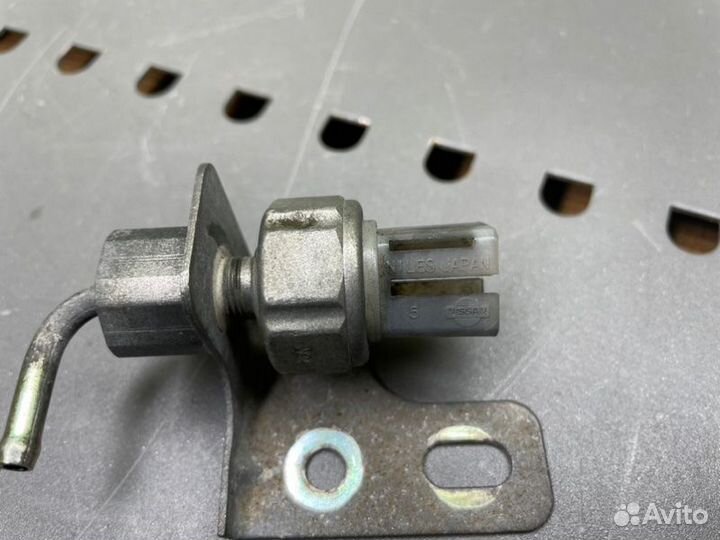 Датчик давления масла Nissan Primera P11 GA16 1998